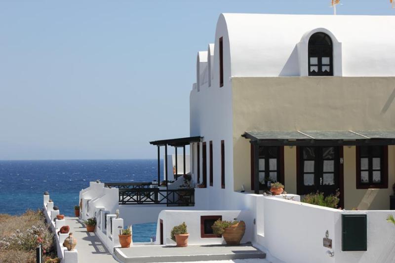 VRACHIA STUDIOS & APARTMENTS - ΕΝΟΙΚΙΑΖΟΜΕΝΑ STUDIOS ΟΙΑ ΣΑΝΤΟΡΙΝΗΣ - ΕΝΟΙΚΙΑΖΟΜΕΝΑ ΔΙΑΜΕΡΙΣΜΑΤΑ ΟΙΑ